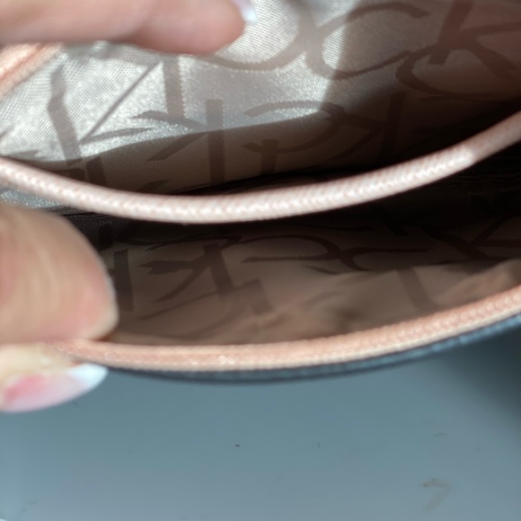 Brand New small Calvin Klein wristlet style shoulder bag. - Picture 5 of 7